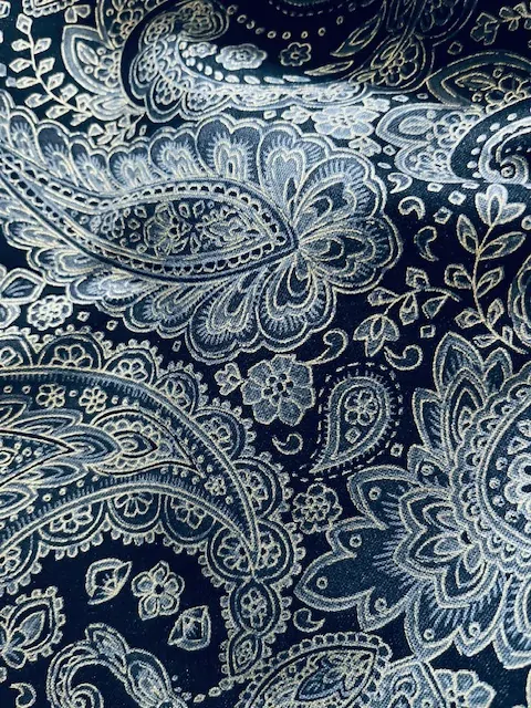 PAISLEY ZLATOTISK na černé